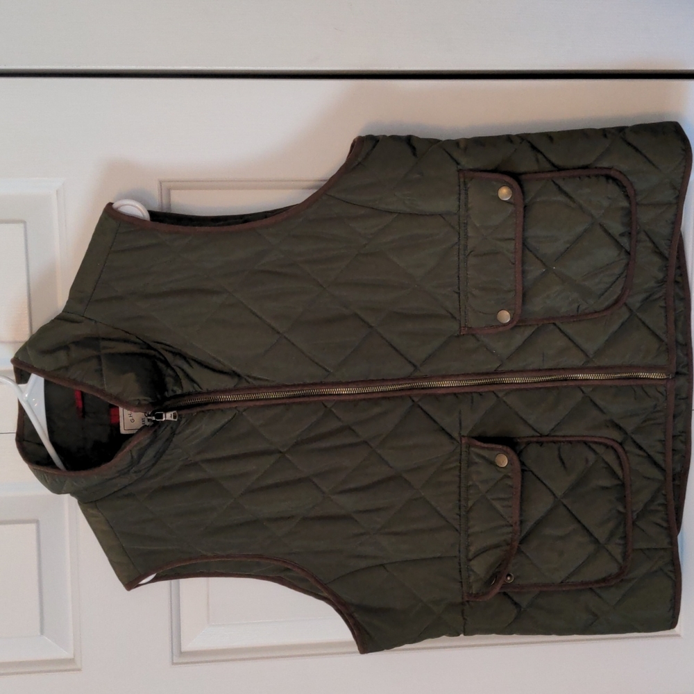 Women's  Bass Outlet vest